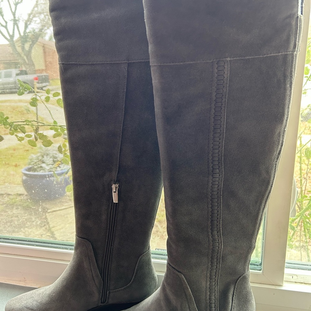 Vince Camuto Gray Winter & Rain Boots